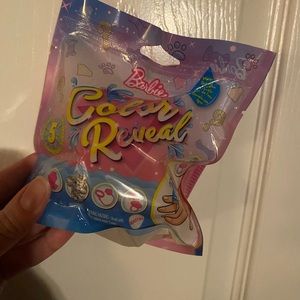 FREE WITH BUNDLE, Barbie color reveal